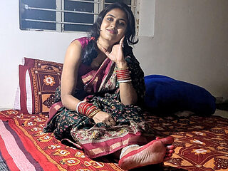 Indian 18 Years Old Desi Virgin Girl Having Hardcore Fucking Experience on Honeymoon with Her Husband