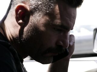 Detective gets some from cornered shop worker