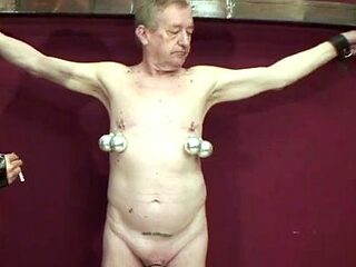 Madame Catarina - Human Christmas Tree