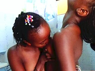 Hot 18yo Ebony Lesbian Tonguing Pussy