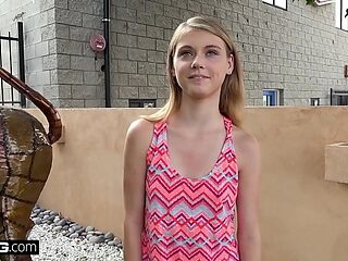 Cheater Hannah Hays fucks a random guy behind her BF's back