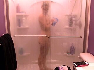 Voyuer Shower