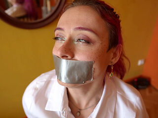 Struggling and Orgasms with Noochka - 4K