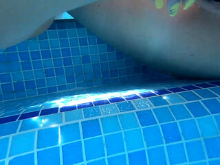 Under Water Dildo Fun