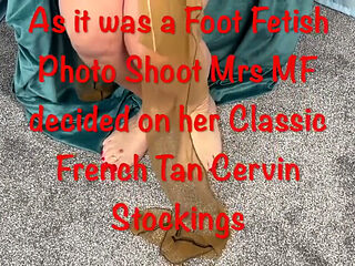 Mrs Mature Feet Agrees to Do a Photoshoot Part 1. 540