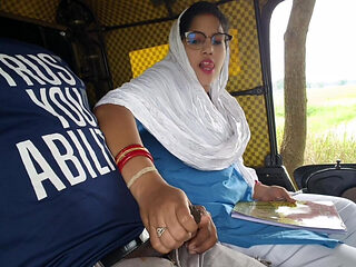 A Beautiful Indian Stanger Girl Sucked My Dick,when I Was Masturbating Inside the Auto