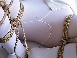 Hui09 - a White-stockinged Jk Girl Is Bound to the Bed with Ropes.