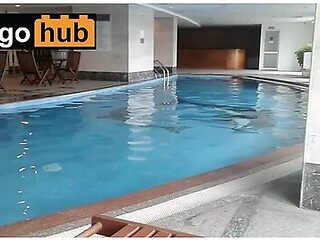 I Pick Up A Hot Cosplay Girl At The Swimming Pool With Harley Quinn