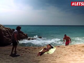 Ebony Teen 18+ Seduced And Fucked At The Beach - Noe Milk And Antonio Ross