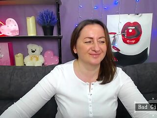 BBW natural big boobs web brunette cute mature