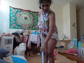 Sexy ebony maid Belle11 cleans naked - amateur big ass babe