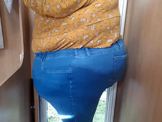 SSBBW vs tiny door