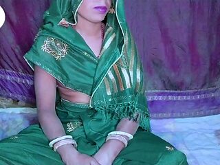 India Desi housewife green saree blouse me chudai hindi doggy style mein and boob press