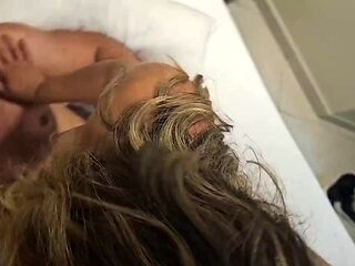 Naughty guy ate me without a condom and came on top of my pussy and made the cuckold clean