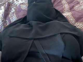 Syrian MILF in Hijab Gets a Load of Cum in Her Pussy