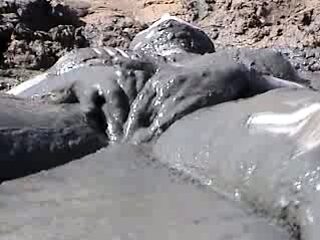 Hot muscled stud tommy defendi sizzling outdoor solo jerking