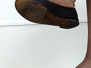 Shoe Collection: Black Leather Bb Flats - Dame Olga (4k) (640)