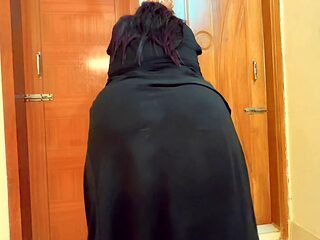 Huge Hanging Fat Boobs & Big Ass Arab Hot Aunty Want Fuck From Neighbor when her Husband go to market!