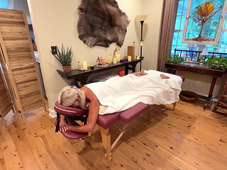 Bradley Cxxx Gives the MILF Tatiana Steele a Full Erotic Sensual Massage