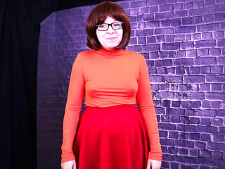 Velma Convinces Shaggy to Be Brave