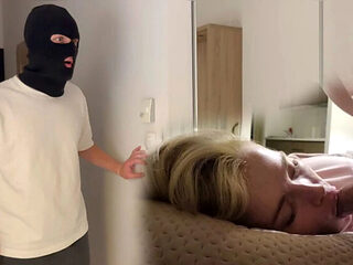 Blonde VladaMais Wakes Me Up With Morning Blowjob & Cumshot