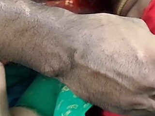 Step Sister and I Were Relaxing on the Bed When He Was Shocked to Think That I Suddenly Wanted to Have Sex with Him.