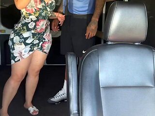 Muneka69 Big Butt Babe Rides Driver
