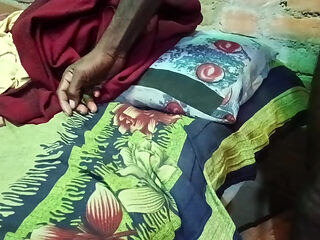 Beautiful bhabhi bed per leta kar chudai karke maja aa Gaya