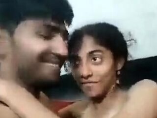 बॉयफ्रेंड ने दिखाई अपन