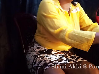 Sri Lankan Mature MILF Audition for a Porn Video Contract to Become a Porn Star