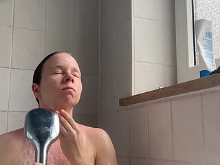 Hot Teen Shaves Her Pussy