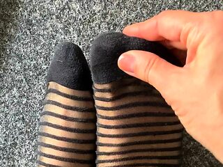 Flexible foot fetish masturbating with feet and hands