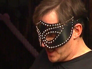 Curvy MILF Gets Her Ass Stretched by Masked Stud