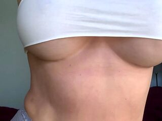 AMATEUR CHUBBY PLAYS WITH PUSSY BIG BOOBS