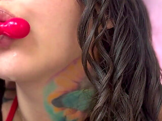 The Tattooed Girl with the Shaved Pussy Does a Dirty Ass to Mouth