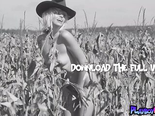 Sexy teen cowgirl Anna loves being naked