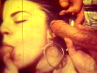 Deepthroat-obsessed Retro Babe Worships Cock in Vintage Loop
