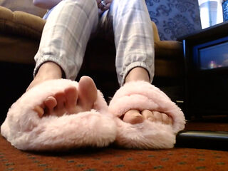 Toe Wiggling Pink Fuzzy Slippers