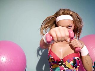 Bubble butt blonde Aubrey Destremps solo