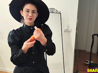 COSPLAYING WITCH THAT EATS YOUR ASS DEVOUR FOOD FETISH