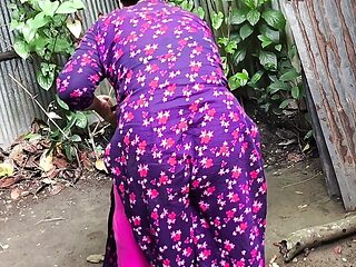 Desi bhabi sex with her young boyfriend outdoor from home