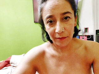 BEAUTIFUL MATURE TITS FUCKS A SMALL COCK