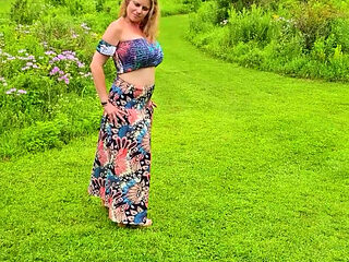 BIG MATURE MOMMY TITTY outdoor clips from my ONLYFAN Page released