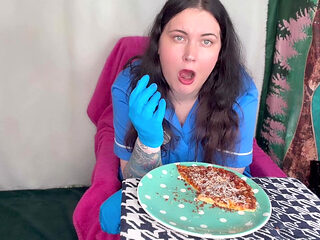 Nurse Ffw Eating After a Long Day