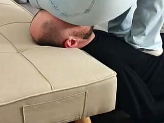 Big Jeans Booty Facesitting - No Escape