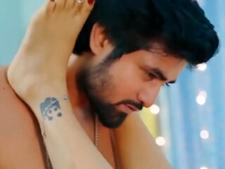 Desi wife does not take care of herself, her thirst is like this only. Romantic passionate husband and wife