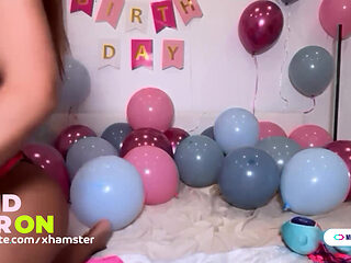 Jerkmate - MissLexa Masturbates With Cake - Birthday Live Sex Show