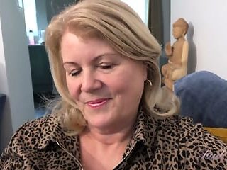 Aunt Judy's Cassandra gets a facial from her sexy niece