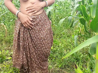 Desi village Bhabhi Sukunmi outdoor sex with devar in jungle - public nudity & doggy style