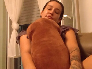 My safe puppet does not abandon me in times of need